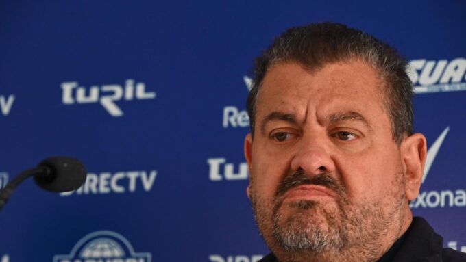 flavio-perchman-hablo-del-decanato-de-nacional-y-de-penarol,-que-salio-a-responder,-y-horas-despues-pidio-disculpas;-¿que-dijo-el-vicepresidente?