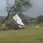 (video)-asi-hizo-volar-todo-la-tormenta-frente-a-encarnacion