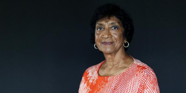 le-prix-nobel-de-la-paix-decerne-a-l’avocate-sud-africaine-navanethem-pillay-« pour-ses-efforts-en-faveur-de-la-paix-et-du-droit-international »