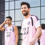 luis-suarez-recibio-a-lionel-messi-en-inter-miami,-quien-tras-su-emocionante-despedida-de-la-seleccion-argentina-vuelve-a-jugar-por-la-mls-este-sabado