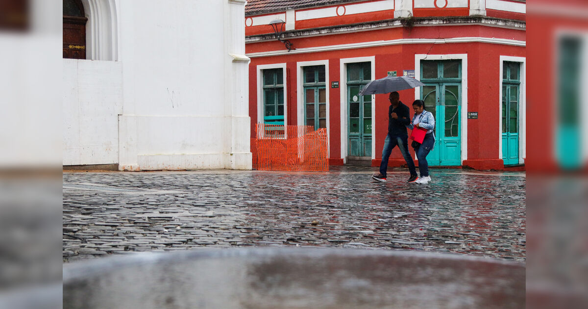 parana-tera-fim-de-semana-cinzento-com-risco-de-tempestades,-preve-simepar