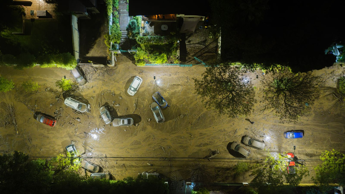 videos-|-las-impactantes-imagenes-del-aluvion-en-chile:-declaran-zona-de-catastrofe-y-ya-suman-mas-de-mil-evacuados