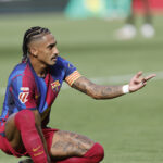 raphinha-se-perdera-los-proximos-dos-partidos-del-fc-barcelona-debido-a-molestias-en-su-pierna-derecha
