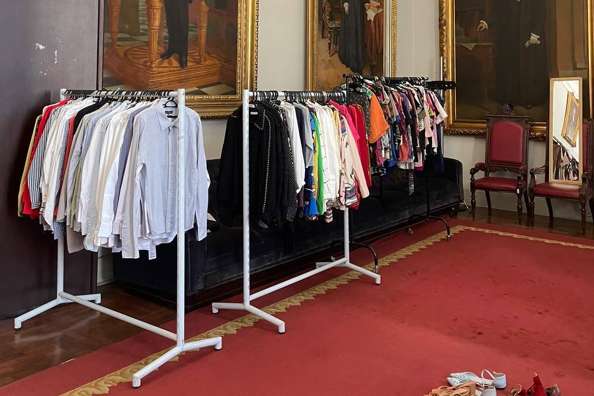 faculdade-de-direito-da-usp-promove-bazar-social-para-alunos-e-servidores