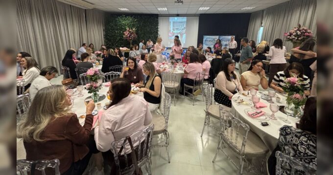 1o-cafe-rosa-reune-liderancas-em-apucarana-para-incentivar-a-prevencao-do-cancer-de-mama