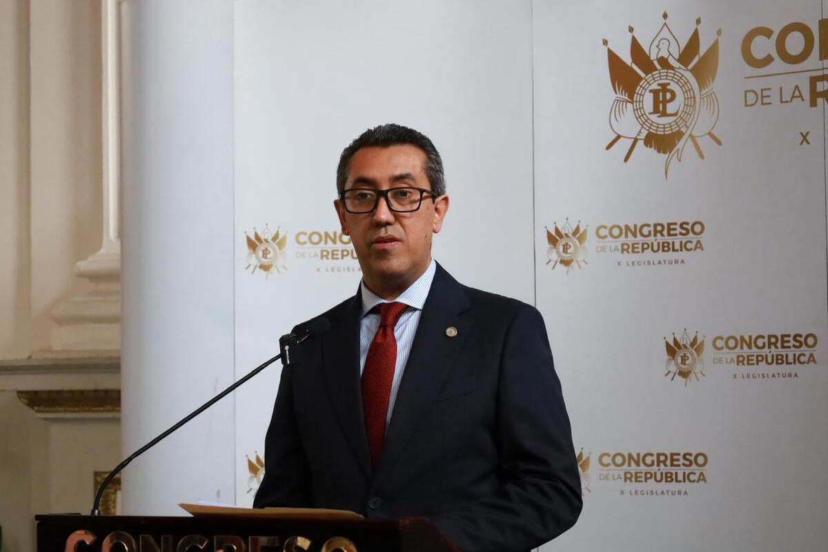 a-la-expectativa-si-jonathan-menkos-regresa-al-congreso-tras-el-fallo-de-la-cc