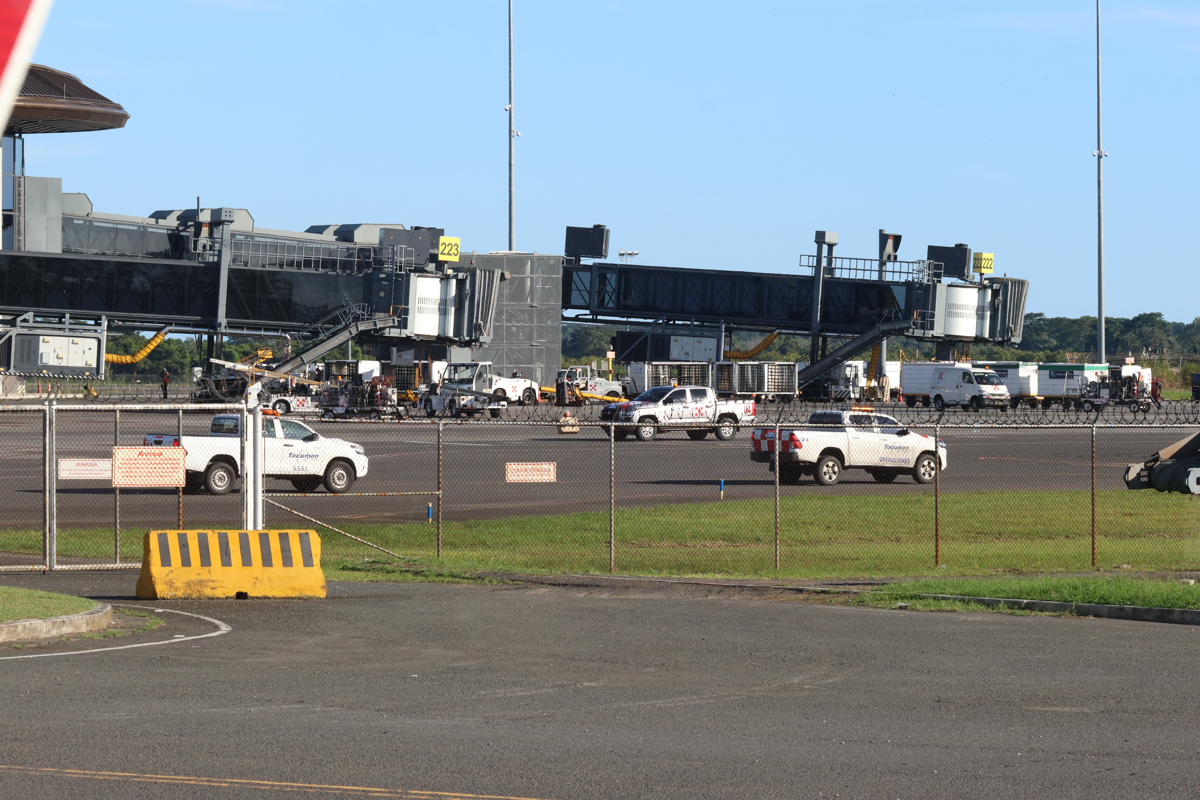 aeropuerto-internacional-de-panama-reanuda-sus-actividades-despues-del-terremoto