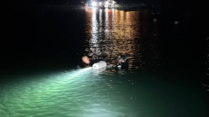 rescatan-cuerpos-de-dos-tripulantes-de-helicoptero-que-cayo-en-el-lago-de-atitlan