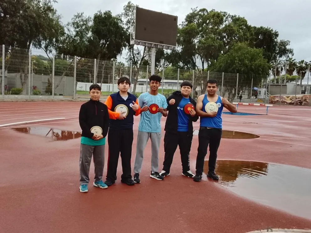 club-s-2000-fortalece-el-atletismo-ovallino