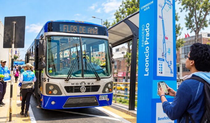 corredor-azul-renueva-39-paraderos-en-el-rimac-con-pisos-podotactiles,-bancas-y-senalizacion-en-braille:-conoce-cuales-son