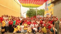 barranquilla:-un-cielo-de-756-piezas-tejidas-a-mano-transforma-las-calles-de-barrio-abajo;-61-mujeres-estan-detras-de-la-obra