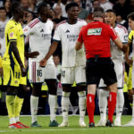 vinicius-junior-y-athenea-del-castillo-expulsados-por-jalon-de-cabello-en-partidos-de-este-sabado