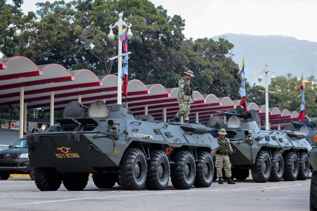 condenas-de-carcel-a-militares-busca-enviar-un-mensaje-de-control,-mientras-eeuu-ve-hacia-otro-lado 