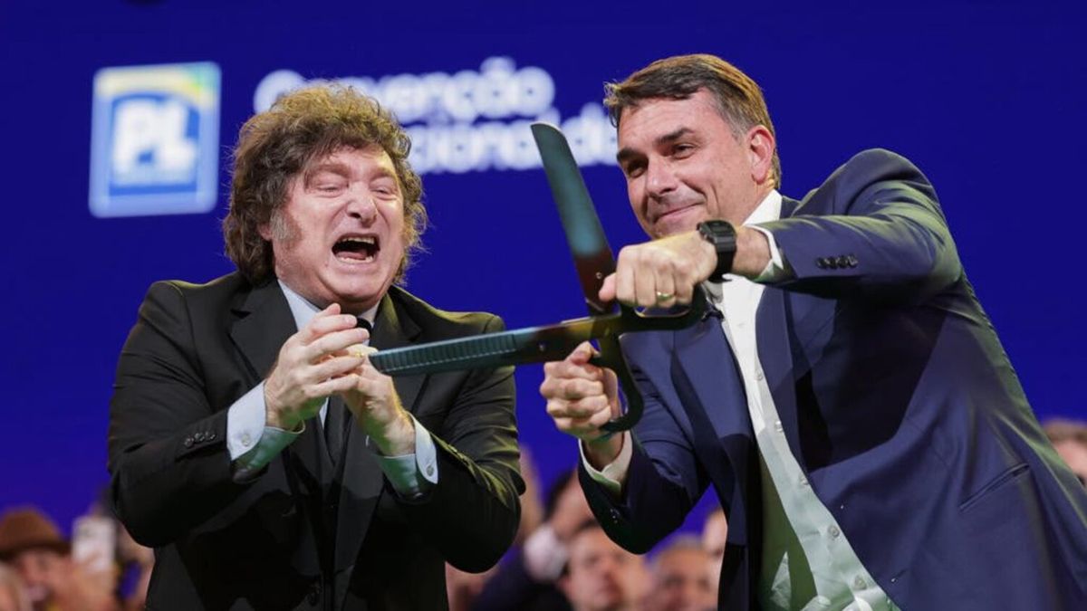 javier-milei-y-flavio-bolsonaro-ponen-en-jaque-al-mercosur,-ruido-en-el-sector-automotor-y-desplome-de-la-inversion