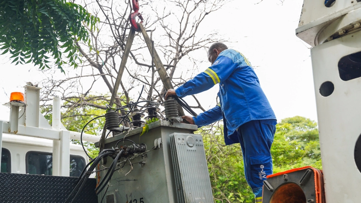 atlantico:-plastiqueras-en-galapa-tenian-14-transformadores-ilegales-y-deudas-por-$2.700-millones:-conexiones-afectan-servicio-de-familias-vulnerables
