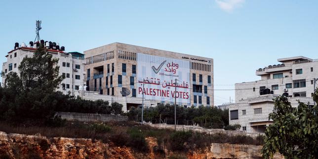 apres-vingt-ans-sans-election,-les-palestiniens-de-nouveau-prives-de-scrutin