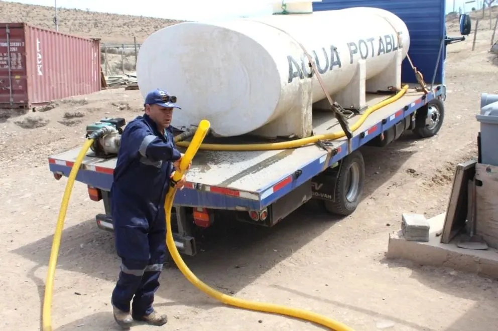 fiscalizacion-detecta-mas-de-$30-mil-millones-en-contratos-de-camiones-aljibe
