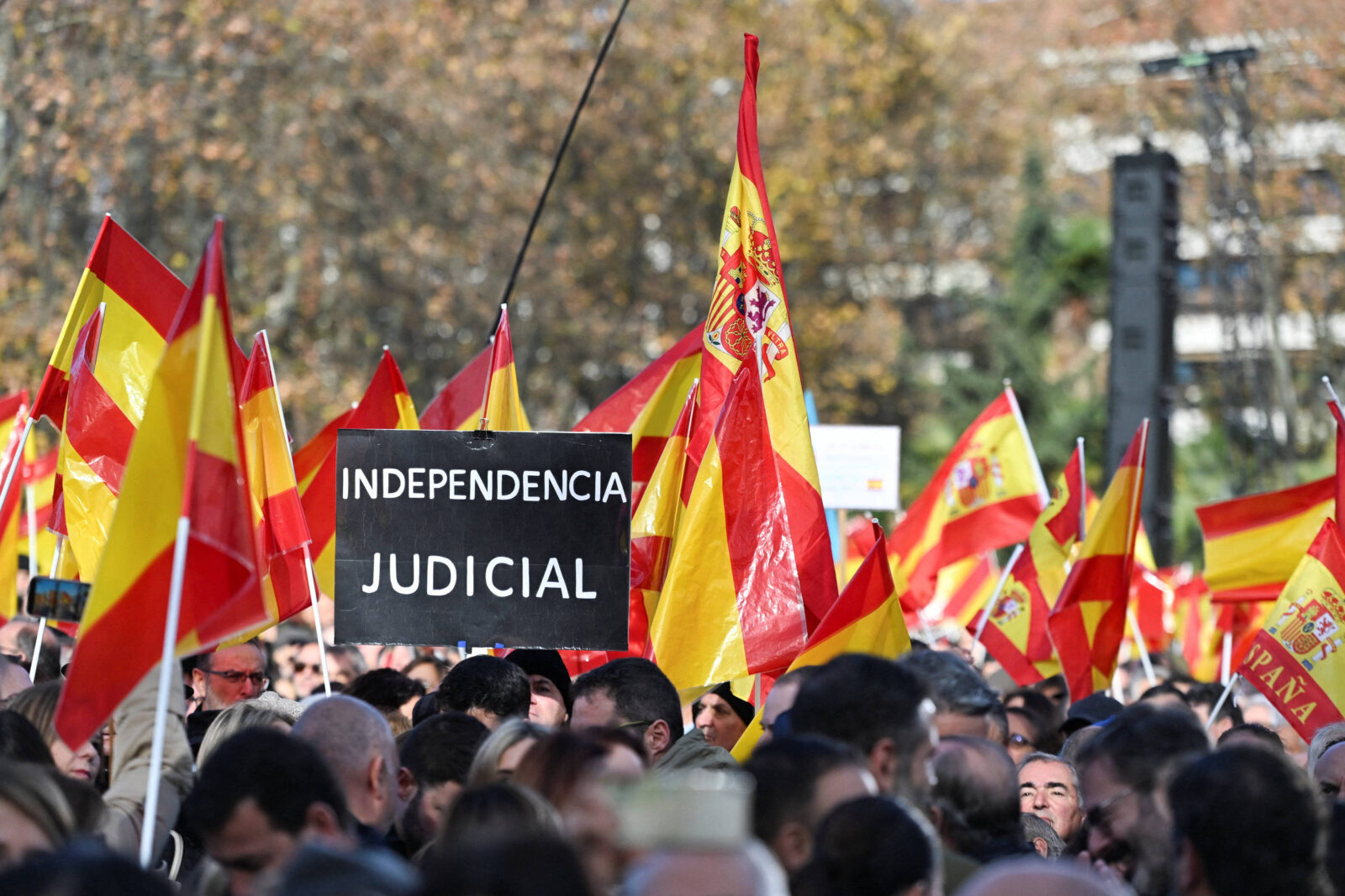 milhares-de-cidadaos-da-espanha-no-exterior-podem-ficar-impedidos-de-votar-nas-proximas-eleicoes