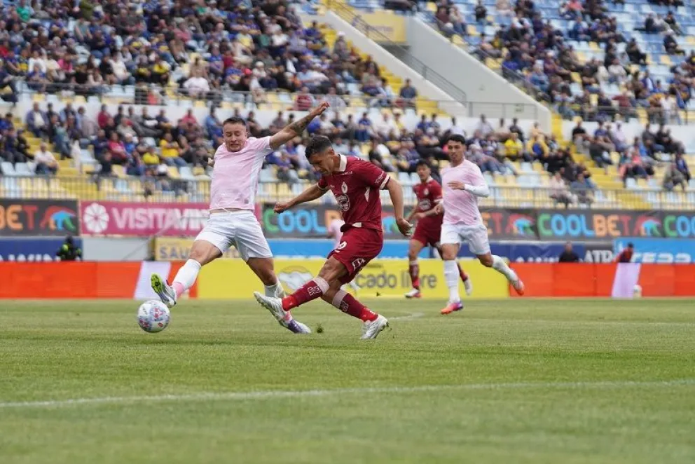 la-serena-cae-ante-everton-en-un-polemico-final-marcado-por-dos-penales