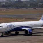 carregador-portatil-pega-fogo-durante-voo-na-india;-veja-video
