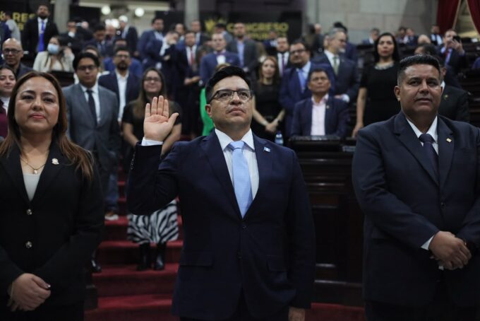 tras-el-fracaso-en-eleccion-de-cc,-el-oficialismo-opero-y-encontro-la-forma-para-designar-a-contralor-general