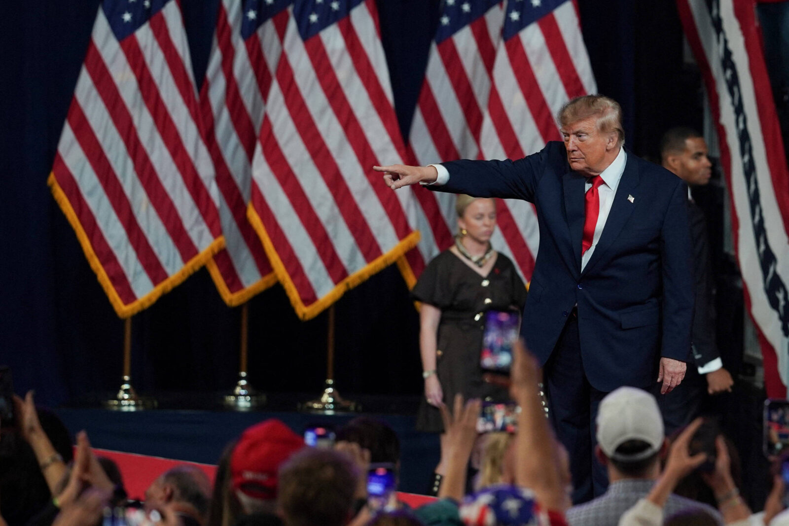 trump-sugere-rebatizar-oceano-atlantico-ou-pacifico-como-oceano-trump