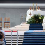 flavio-participa-de-missa-de-nossa-senhora-e-diz-que-vai-visitar-bolsonaro-nesta-terca