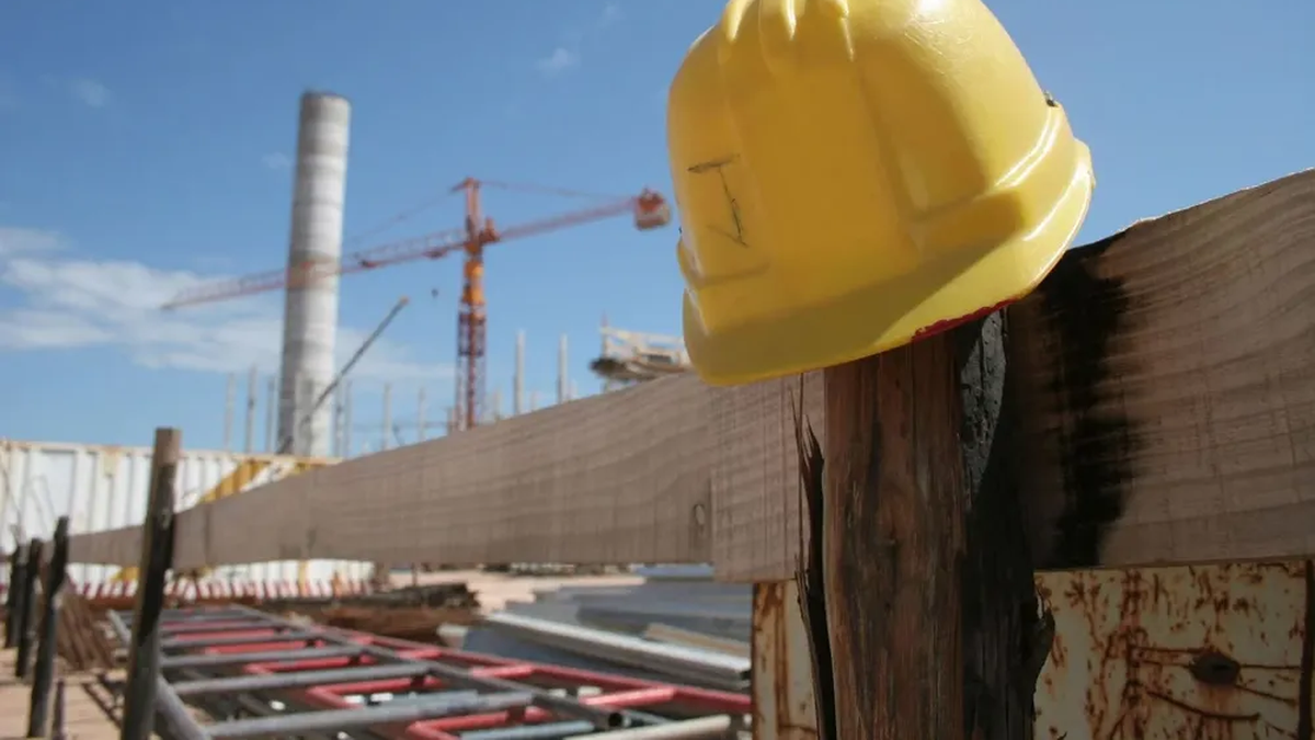 feriado-no-laborable-en-uruguay:-cuando-es-el-dia-de-la-construccion-2026,-quienes-tienen-libre-y-como-se-paga
