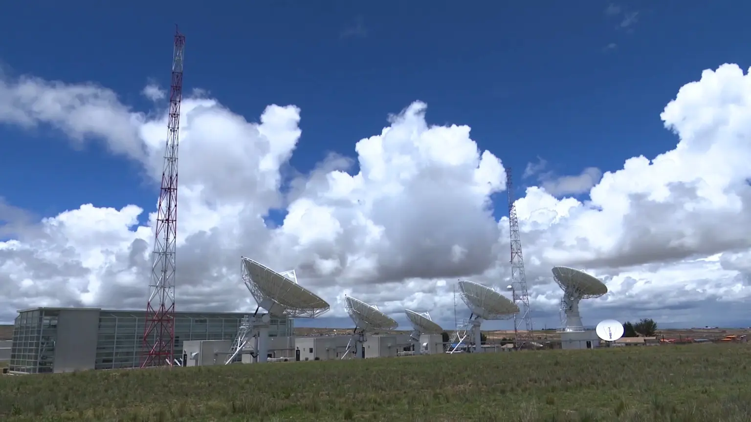 abe-proyecta-operar-el-primer-satelite-producido-en-bolivia