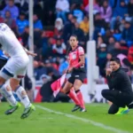 esteban-gonzalez-brilla-en-mexico:-queretaro-encadena-cinco-partidos-sin-perder