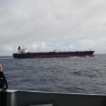 les-images-de-l’arraisonnement-d’un-petrolier-au-sud-de la reunion,-soupconne-par-la-france-d’appartenir-a la flotte-fantome-russe