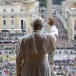 ¿quien-es-el-jefe-de-la-iglesia-catolica-mientras-el-papa-leon-xiv-permanece-internado?