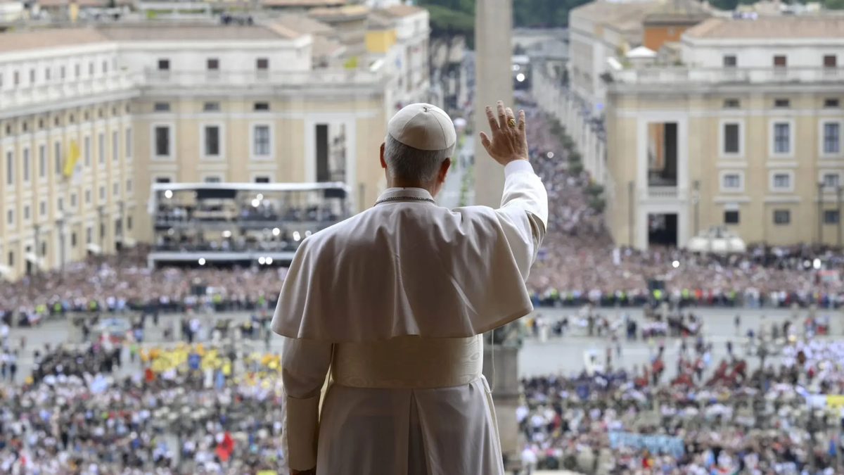 ¿quien-es-el-jefe-de-la-iglesia-catolica-mientras-el-papa-leon-xiv-permanece-internado?