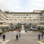 asi-es-gemelli,-el-hospital-de-los-pontifices,-donde-sera-operado-leon-xiv