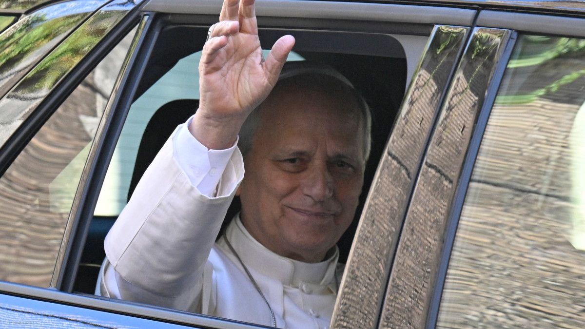 papa-leon-xiv-sera-operado-del-pulmon-este-martes-en-la-tarde:-ya-se-encuentra-en-el-hospital