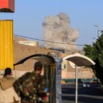 la-coalition-saoudienne-frappe-pres-de-sanaa,-les-houthistes-menacent-de-riposter-en-visant-riyad