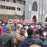 trabajadores-y-gremios-marchan-en-caracas,-pero-barricadas-policiales-les-impiden-llegar-a-miraflores