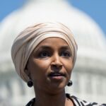 a-semanas-de-las-midterms,-la-congresista-ilhan-omar-acusa-a-trump-de-“intimidacion-politica”-tras-allanamiento-a-su-casa