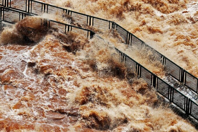 onemboty-cataratas-de-iguazu-por-crecida-del-agua