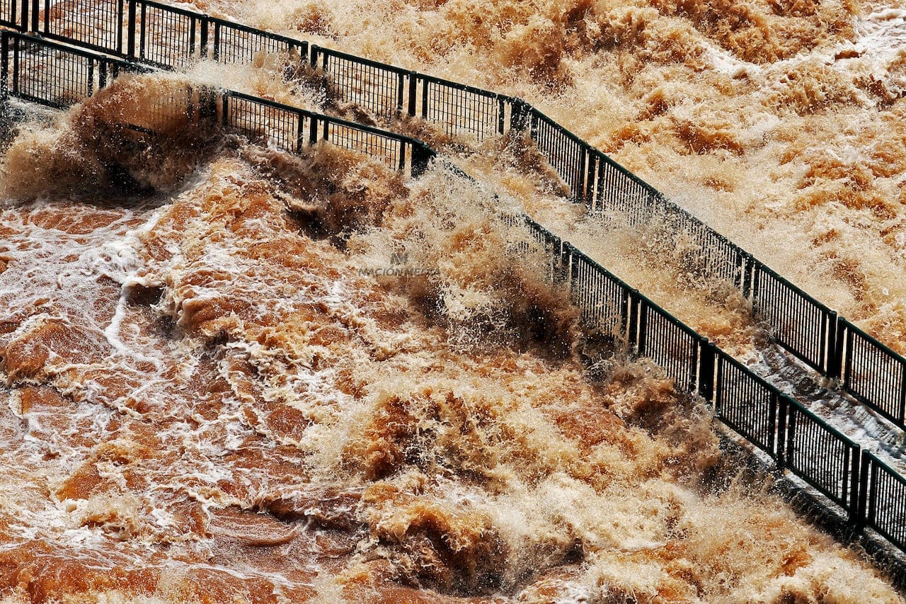 onemboty-cataratas-de-iguazu-por-crecida-del-agua