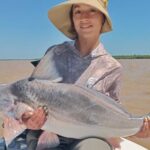 gigantes-del-parana:-la-pesca-de-paties-enormes-en-pueblo-esther