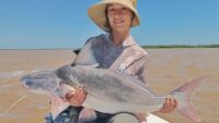 gigantes-del-parana:-la-pesca-de-paties-enormes-en-pueblo-esther
