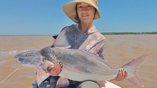 gigantes-del-parana:-la-pesca-de-paties-enormes-en-pueblo-esther