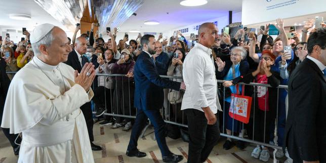 operation-du-pape-:-le-nodule-retire-au-poumon-etait-cancereux,-annonce-le-vatican