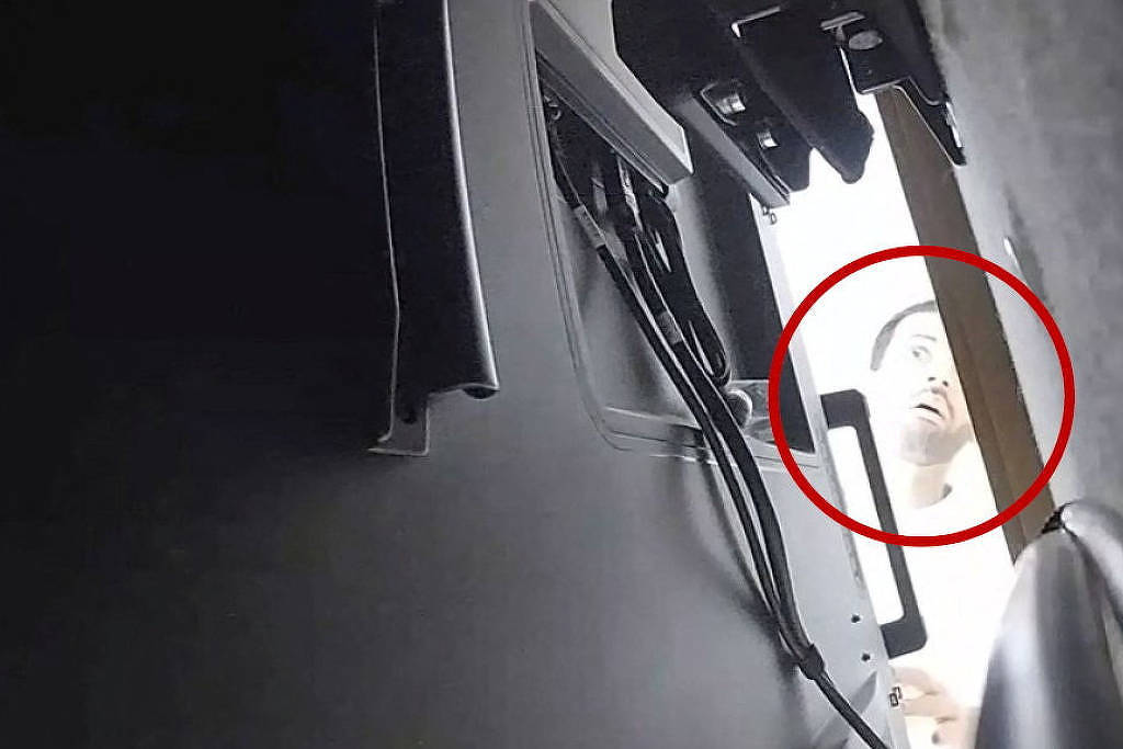 fbi-prende-engenheiro-da-openai-acusado-de-instalar-escuta-em-sala-de-reunioes-da-empresa