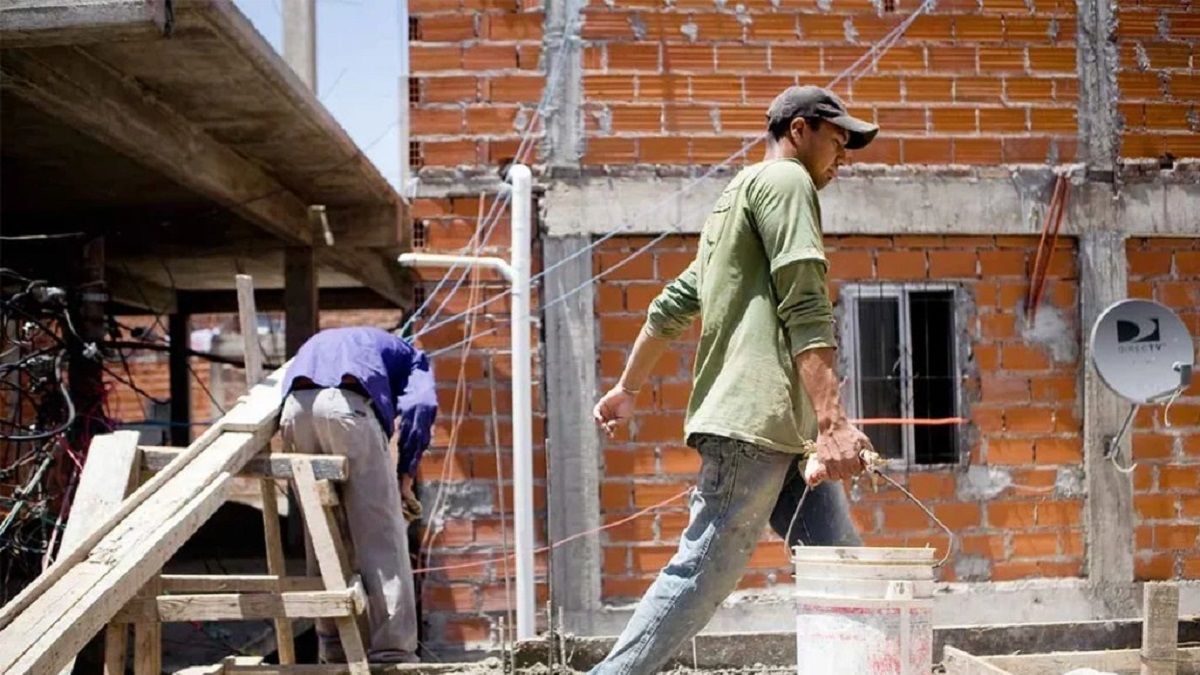 el-empleo-formal-privado-cayo-por-14o-mes-consecutivo:-se-perdieron-mas-de-12.500-puestos