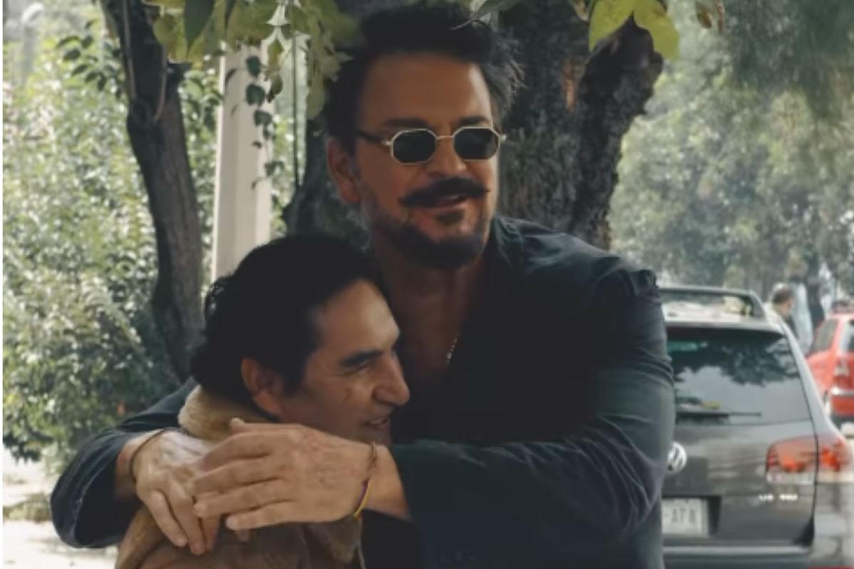 «otra-historia-de-taxi»:-ricardo-arjona-homenajea-a-“pocho”-su-antiguo-taxista