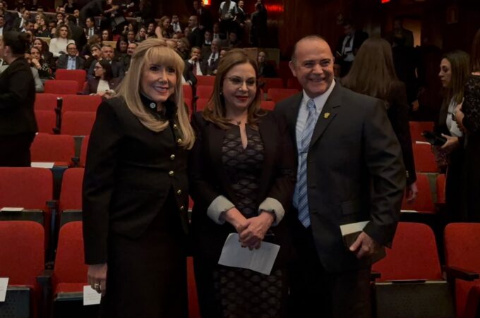 “esos-no”:-dina-ochoa-a-la-prensa-durante-toma-de-posesion-de-presidenta-de-la-csj