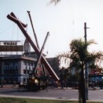 laicidad-y-jacobinismo:-la-instalacion-de-la-cruz-de-juan-pablo-ii-en-1987-que-revivio-la-polemica-sobre-la-relacion-entre-la-iglesia-y-el-estado