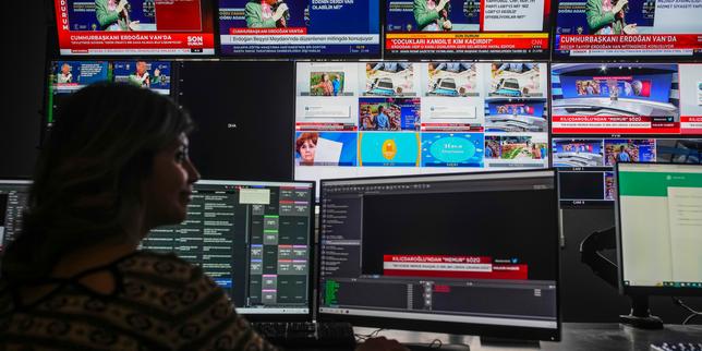 turquie :-halk-tv,-principale-chaine-de-television-privee-d’opposition,-sous-le-controle-de-la-police